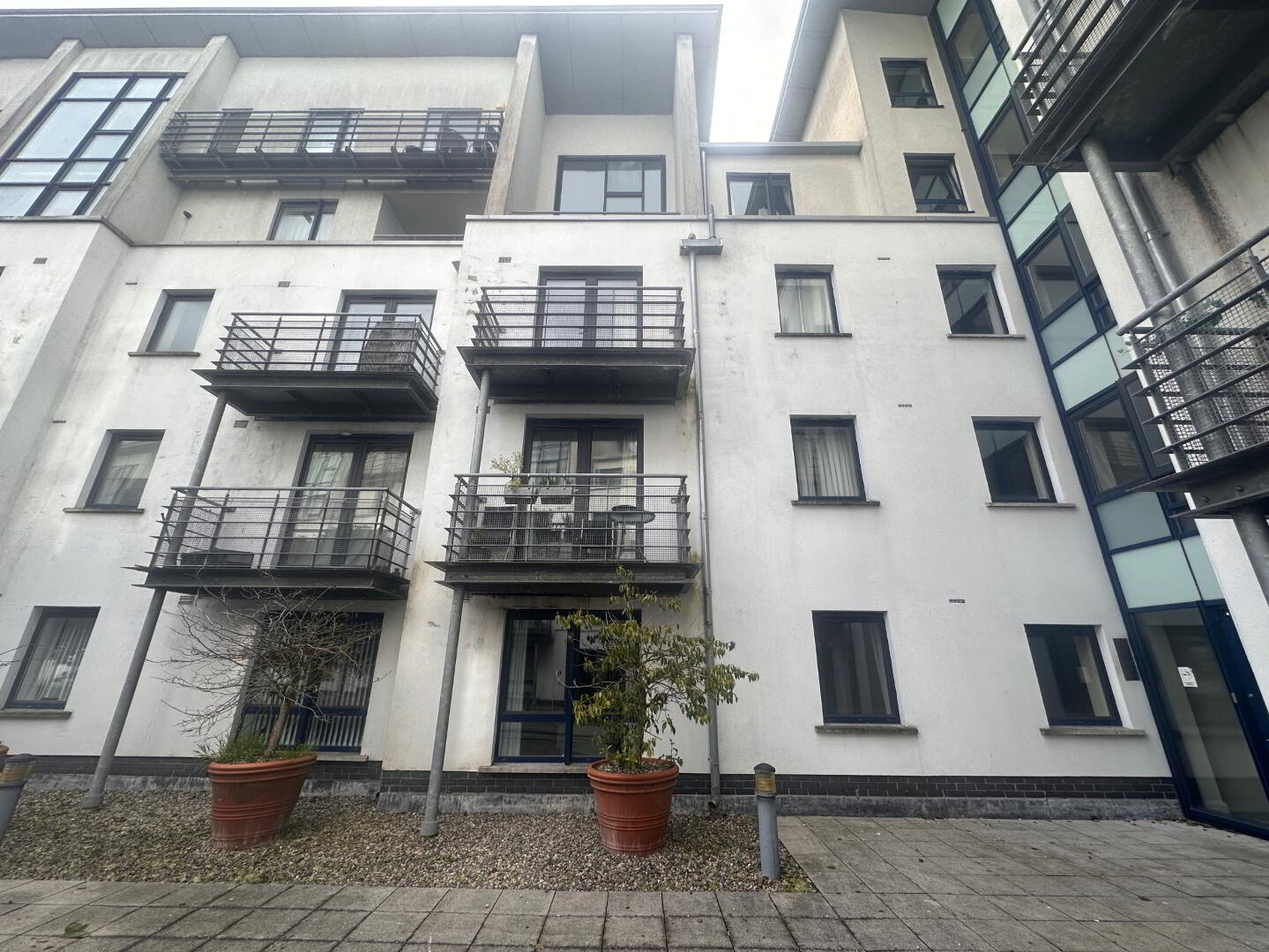 Aa3.1 Whitehall Square, 181 Sandy Row 2 of 14