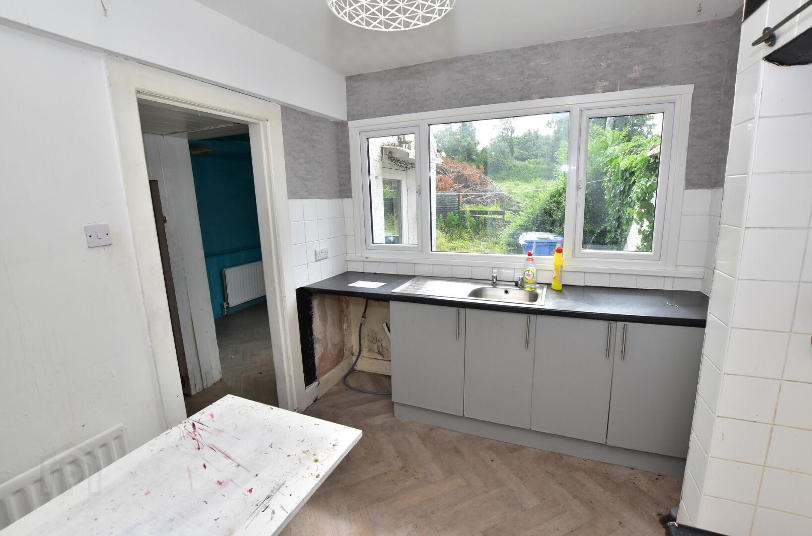 30 Queensway 16 of 17