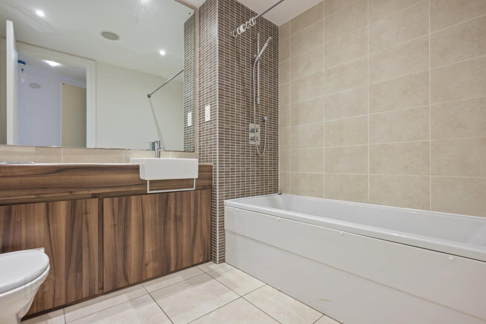Apartment 9.02 The Arc 2I Queens Road 7 of 8