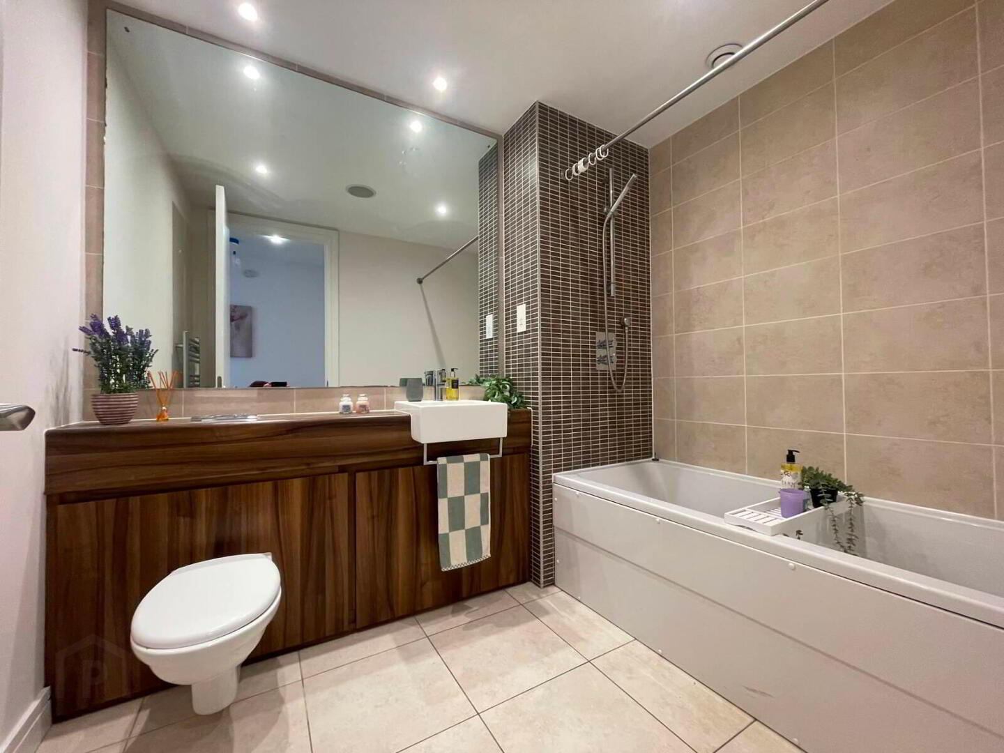 Apartment 9.02 The Arc 2I Queens Road 8 of 9