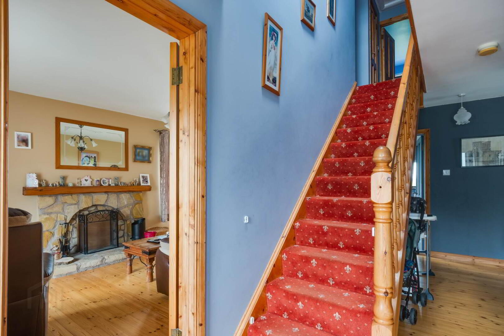 38 Shankill Road 2 of 28