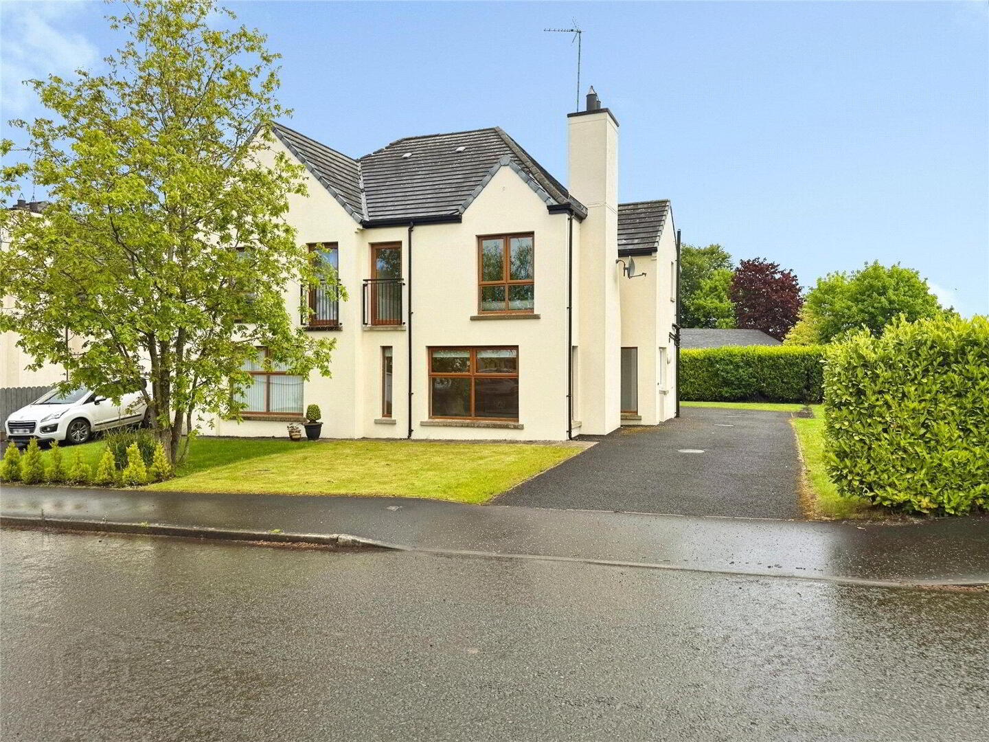 1 Millbrook Gardens 30 of 30