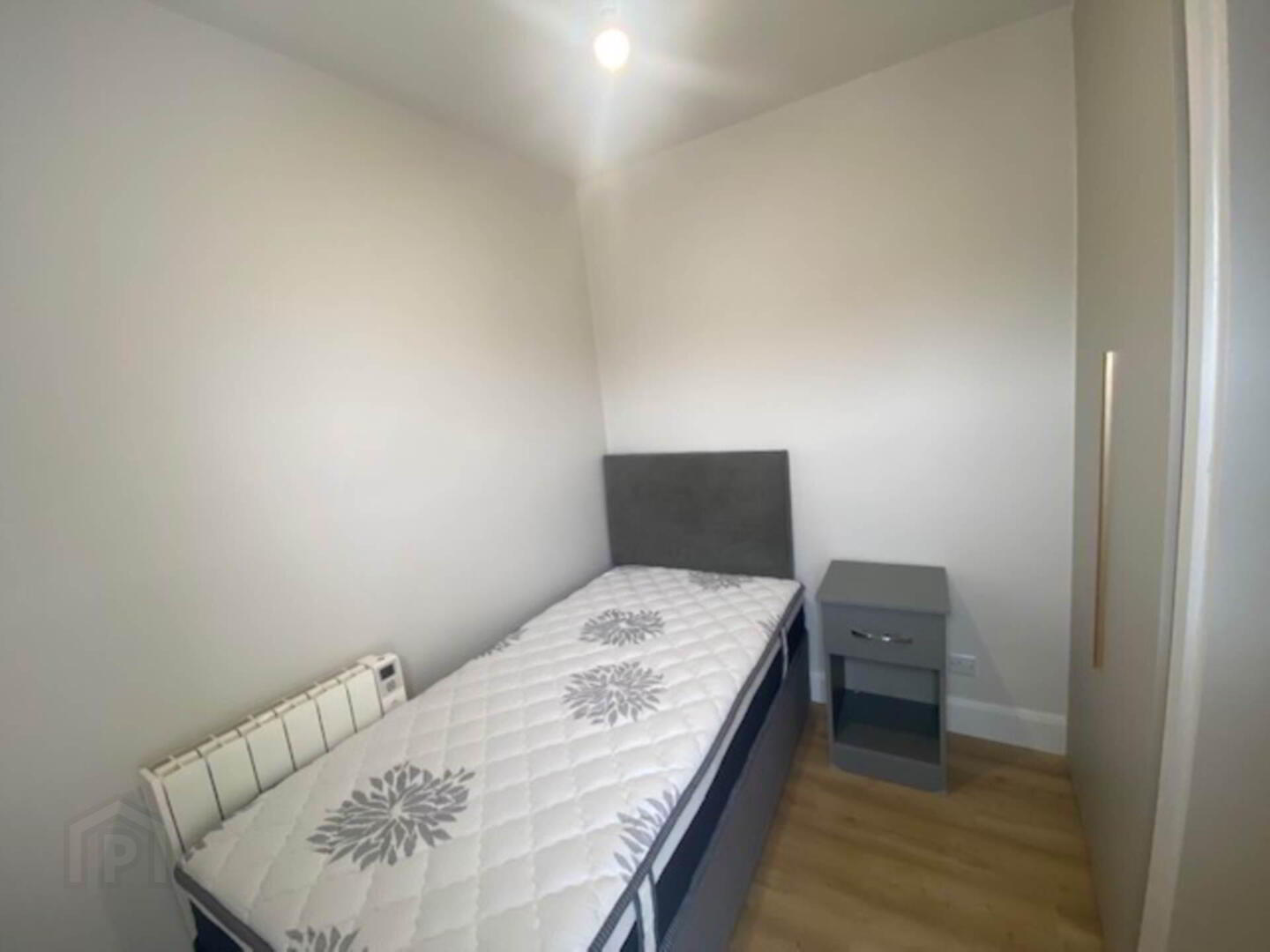 Apartment 6b Oliver Plunkett Road 7 of 8