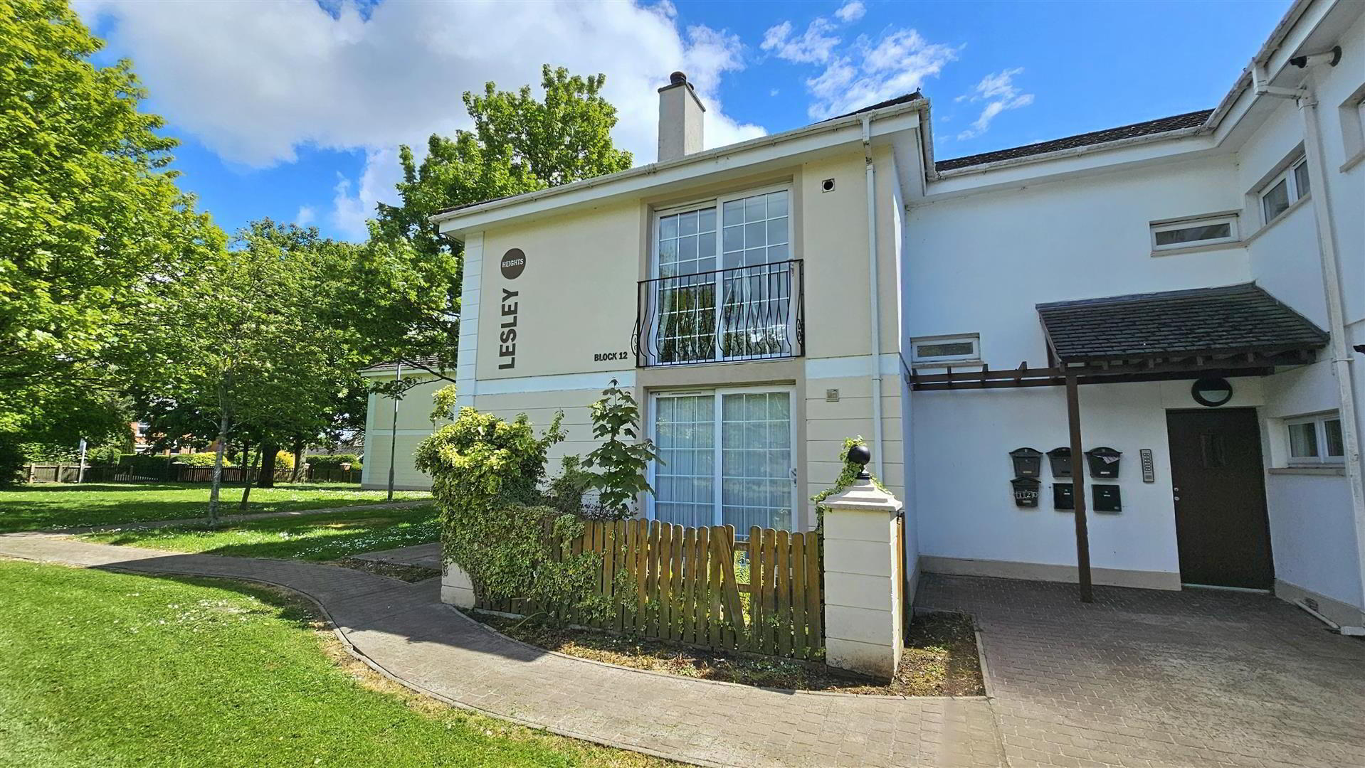 12c Lesley Heights 1 of 5