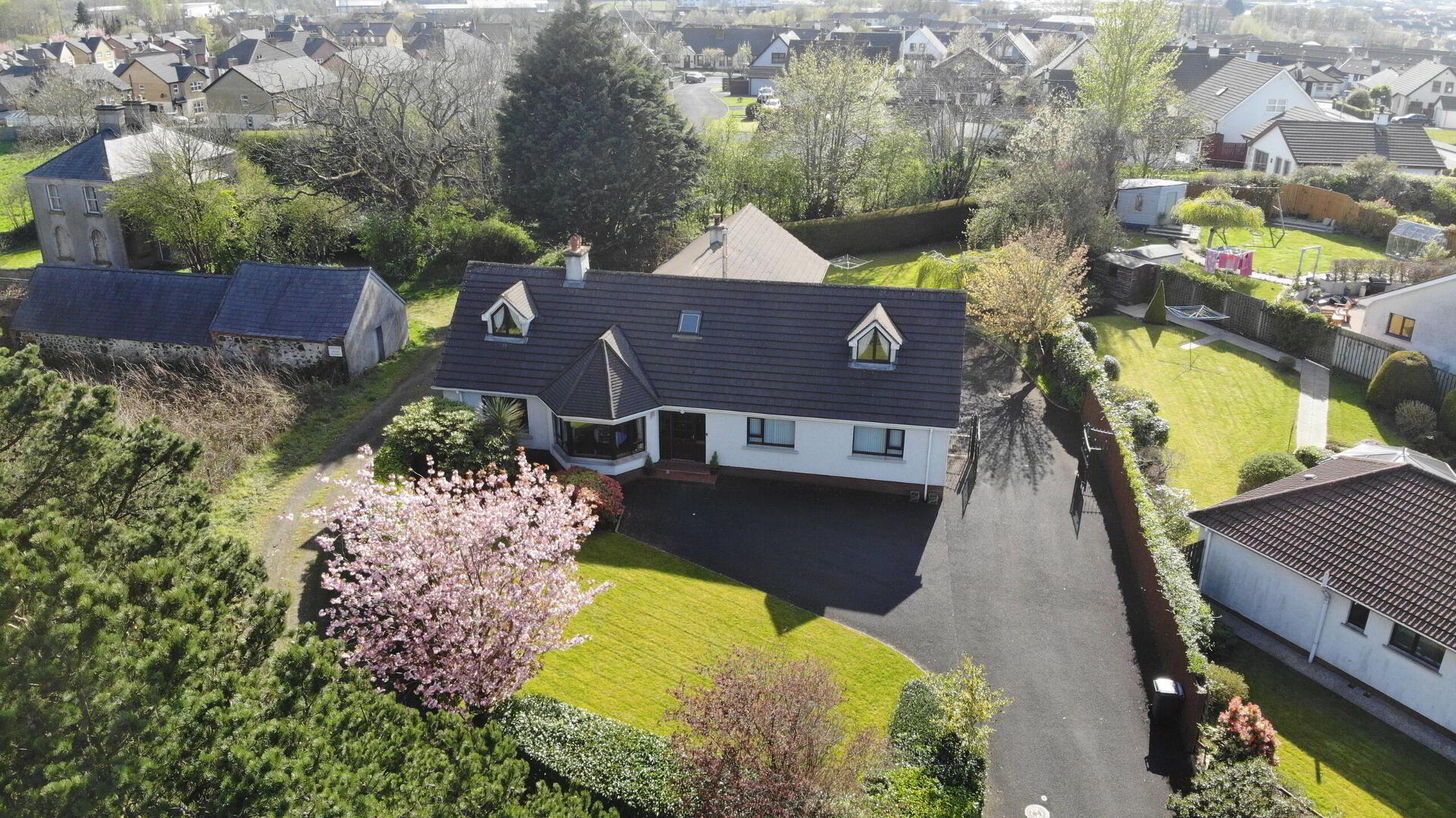 2A Beechfield Park 3 of 34