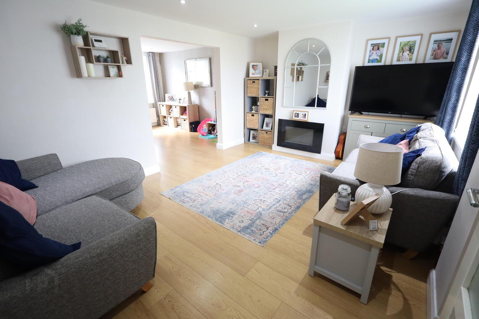 11 Abbots Road 2 of 22