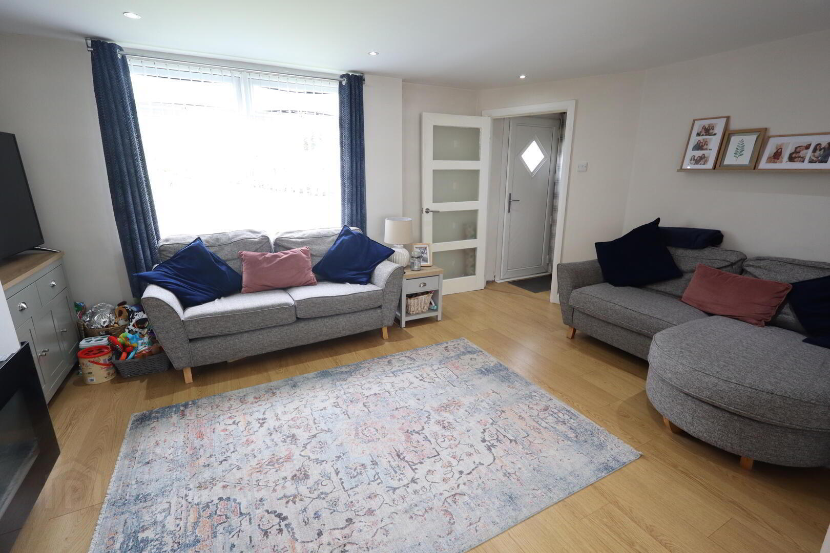 11 Abbots Road 3 of 22