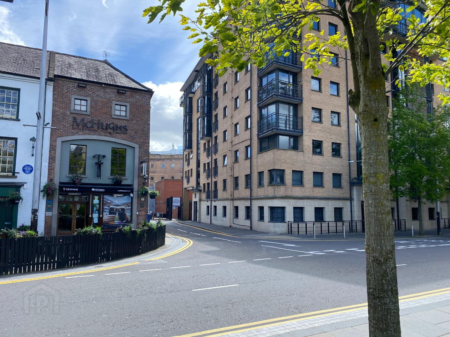 Apt 36, 17 Queens Square 18 of 19