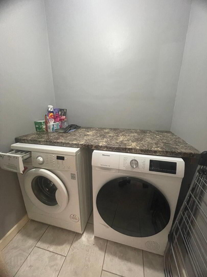 Apt 1, 20 Eglantine Avenue 11 of 12