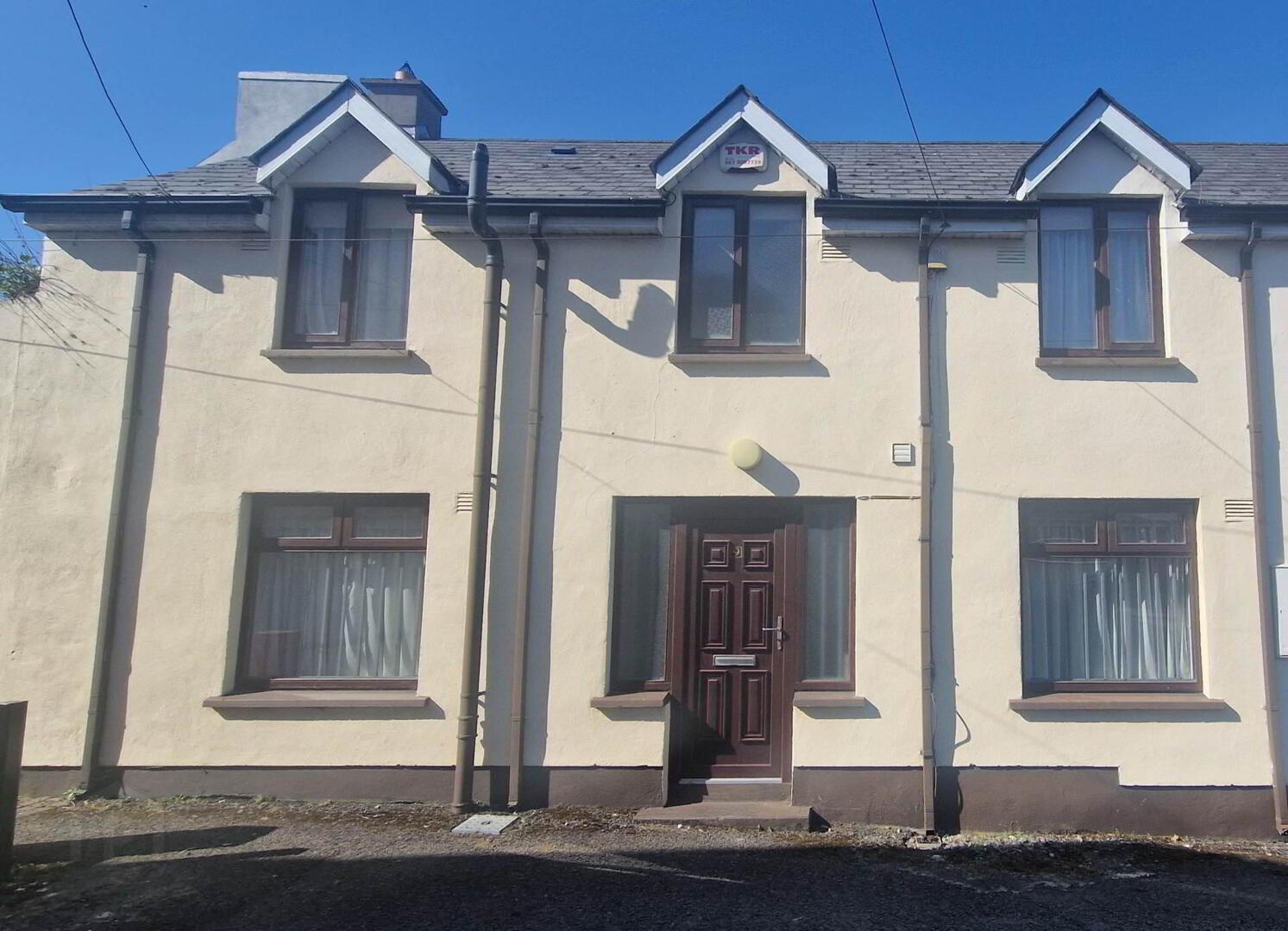 9 Priory Court 1 of 28