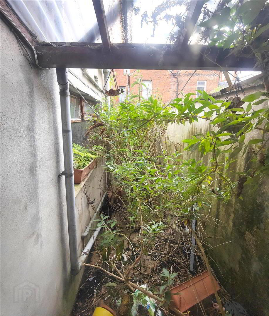 36 Willowbank Gardens 15 of 15