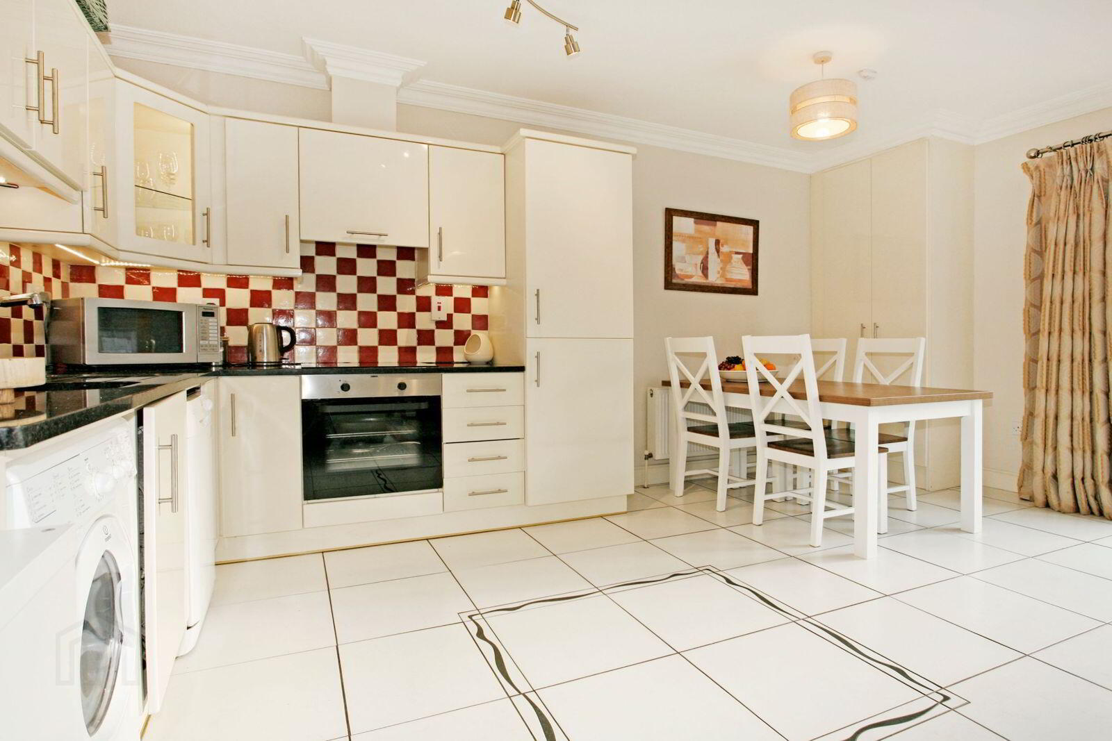 Apartment 2 Vandeleur Mews 2 of 9