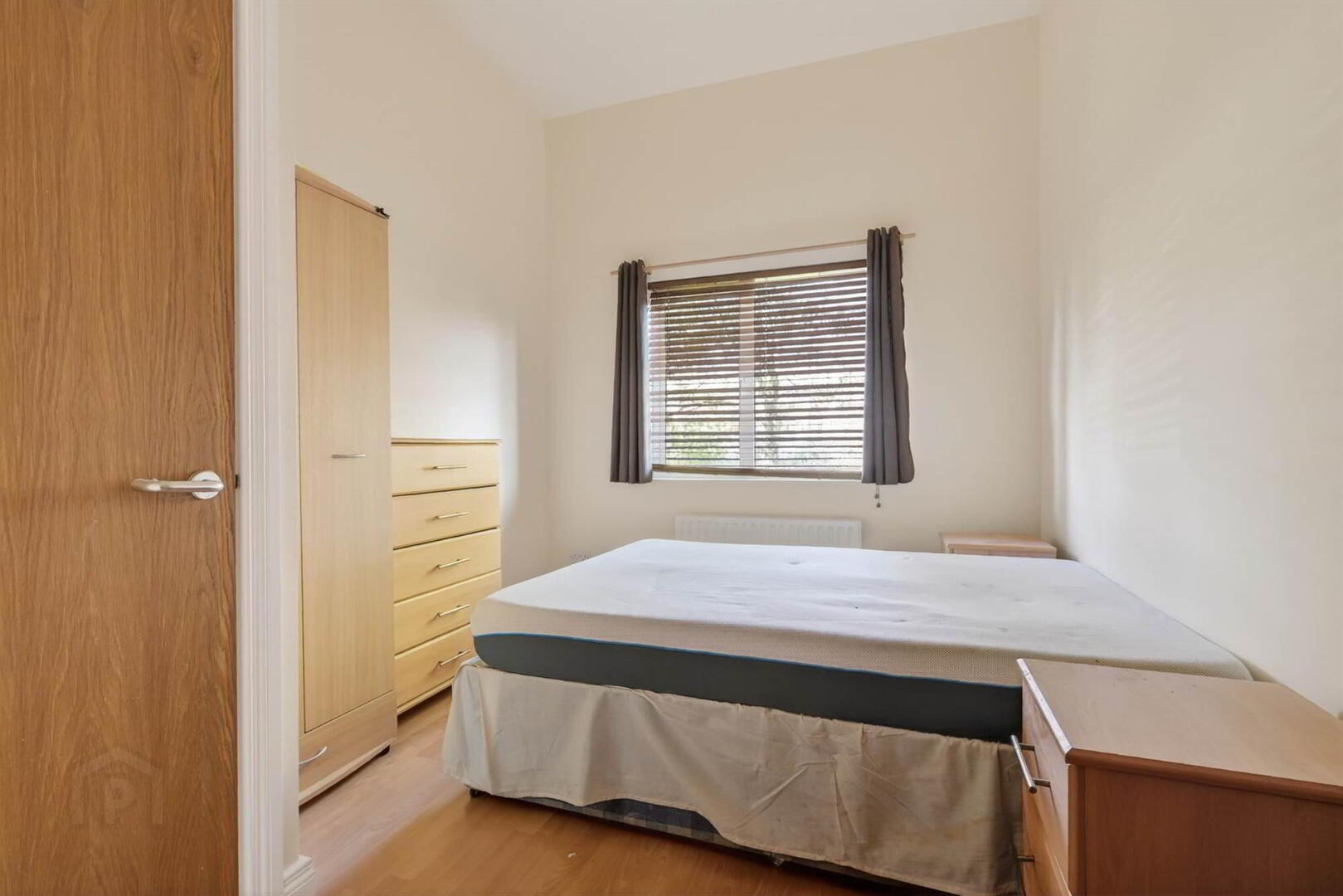 Apt 2, 221 Belmont Road 9 of 9