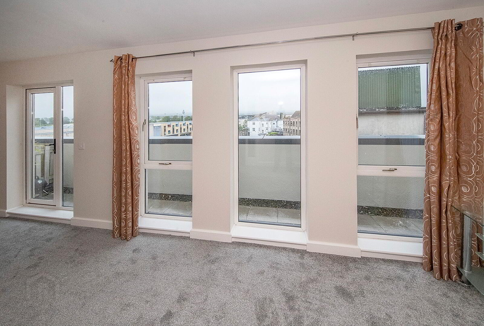 Apartment 31 The Bridge T F. Meagher Street 3 of 17
