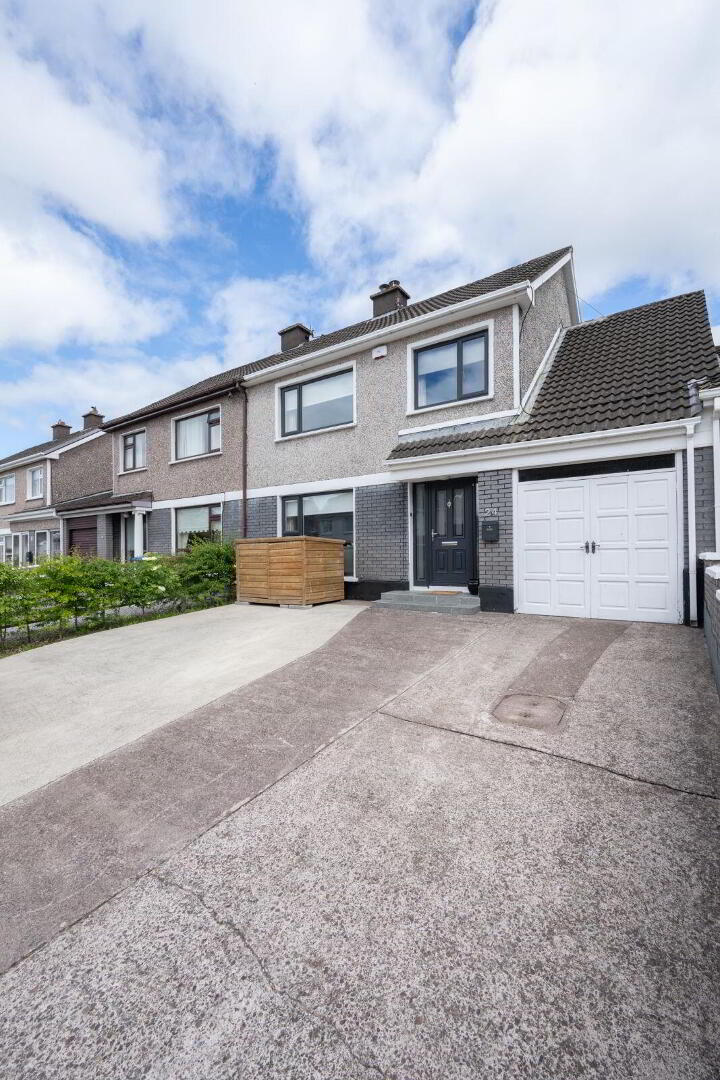 Mellrina, 24 Whitethorn Avenue 2 of 63