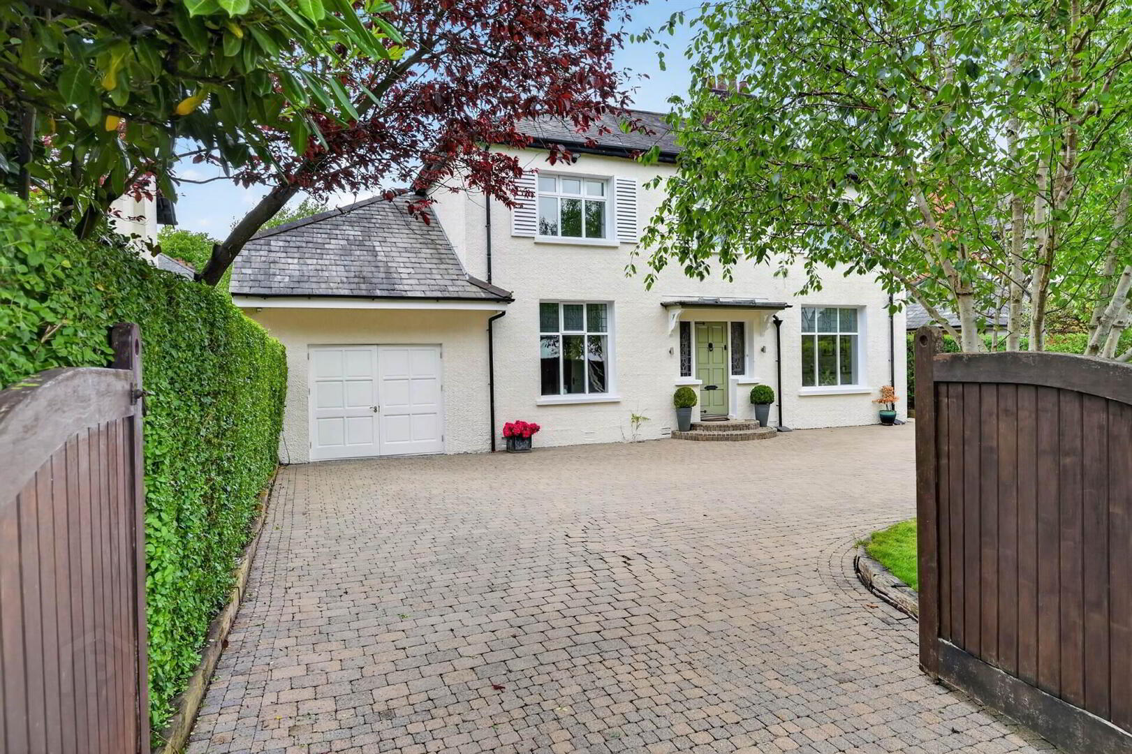 28 Hawthornden Road 1 of 50