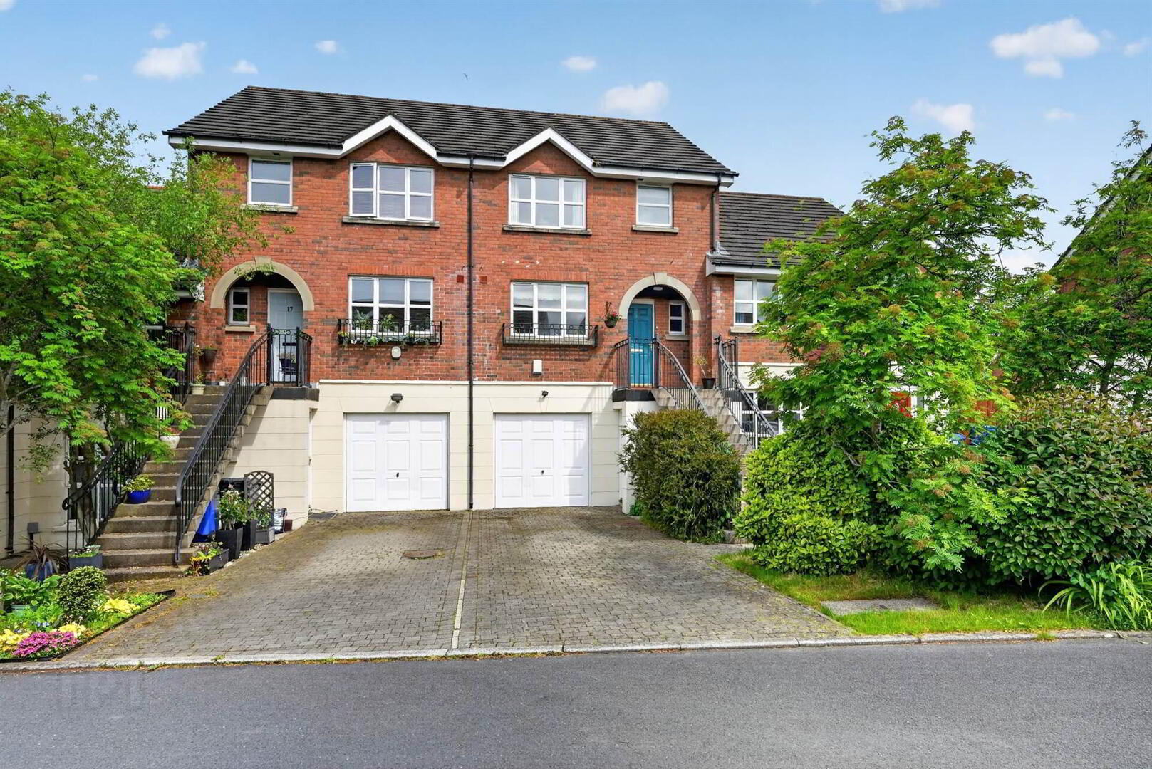 15 Richmond Court 2 of 32