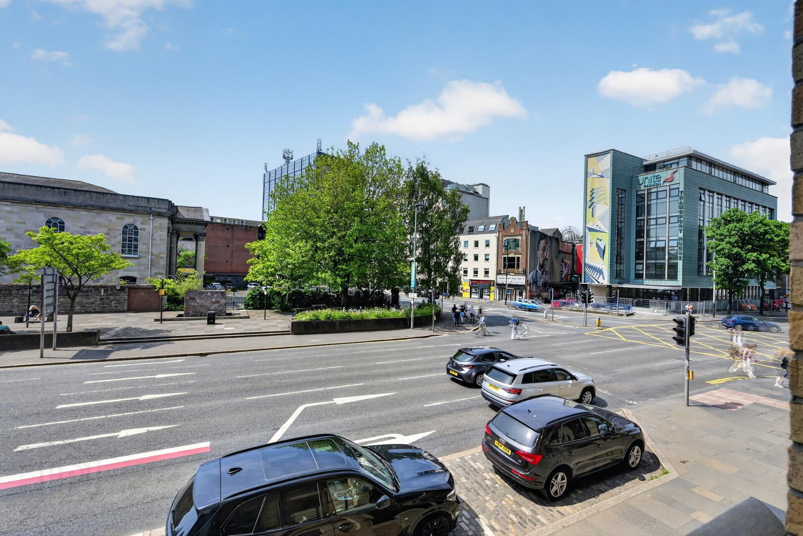 81 Queens Square 18 of 19