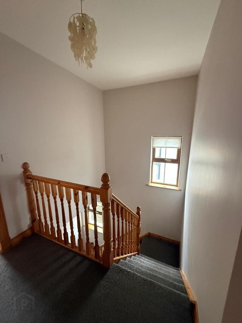 46 Daisyhill Manor 17 of 18