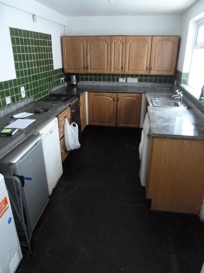 173 Dunluce Ave 2 of 11