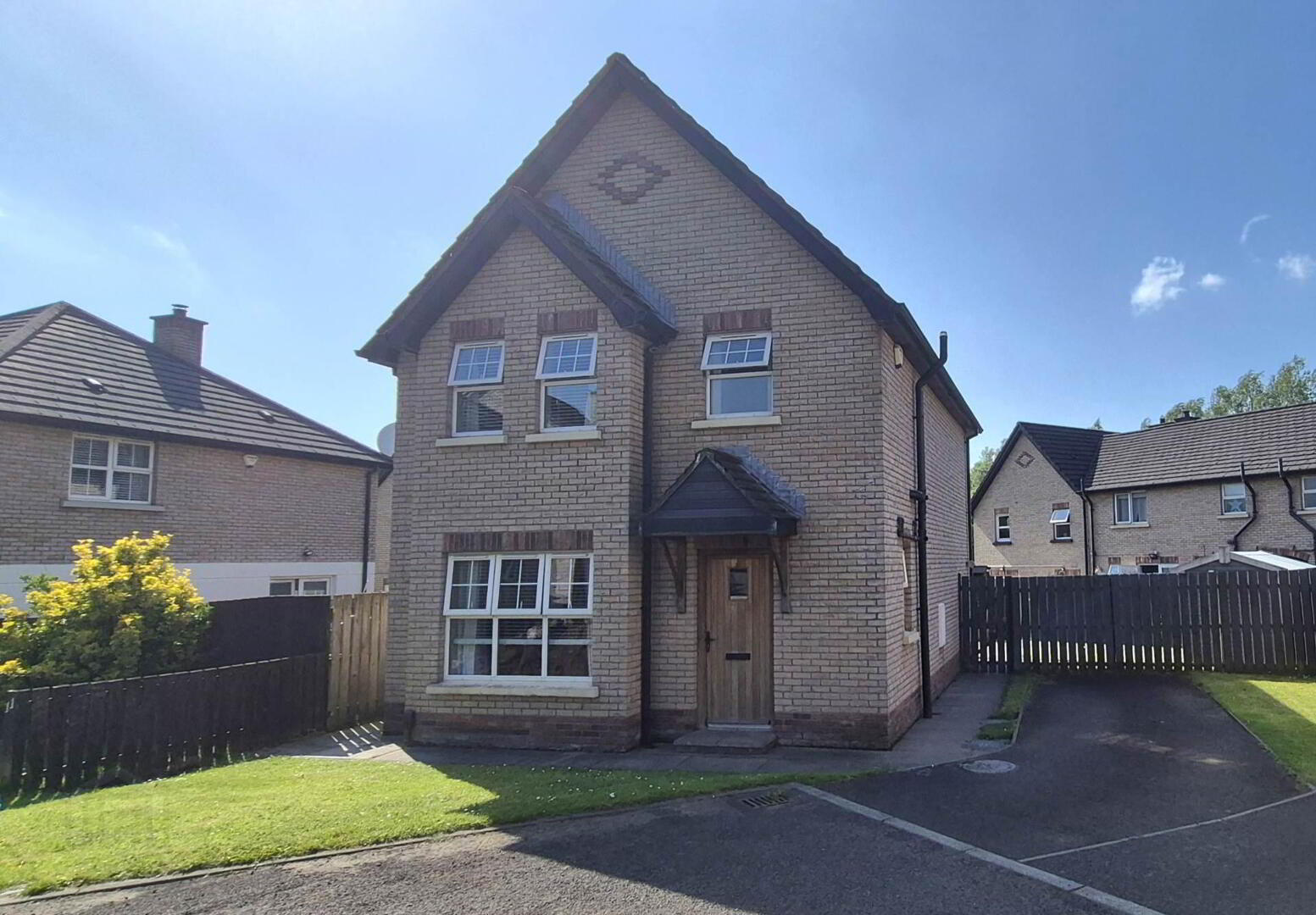 12 Lenamore Park 1 of 28