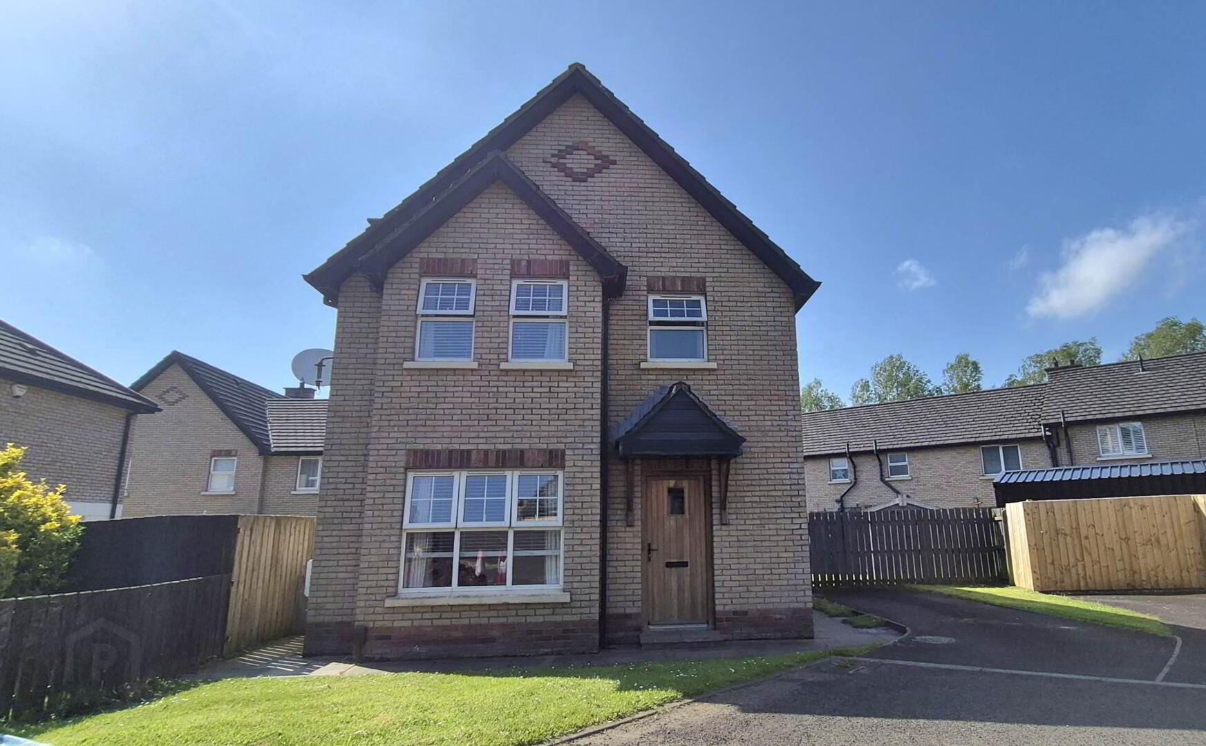 12 Lenamore Park 2 of 28