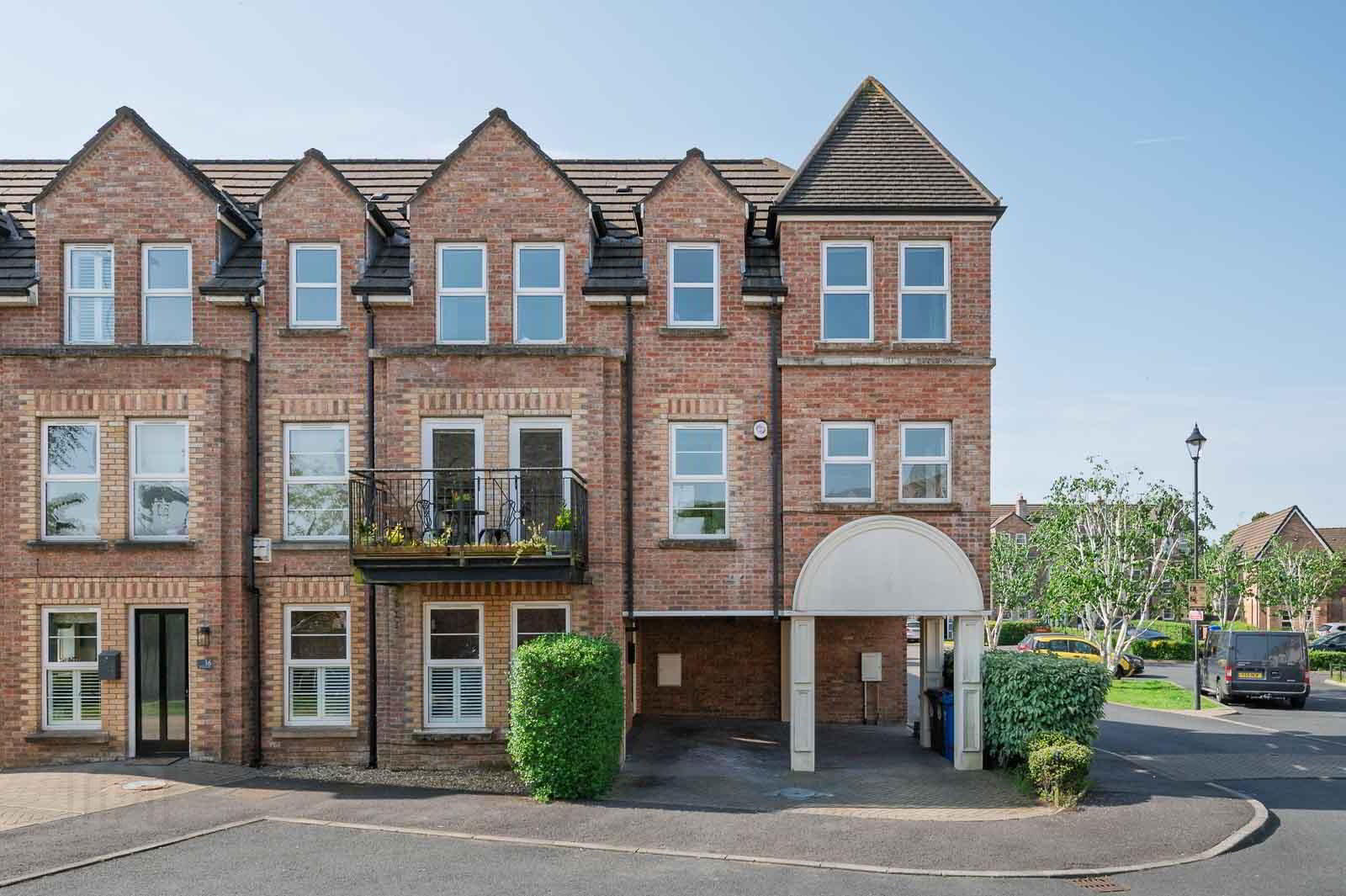 18 Strathearn Lane 2 of 32