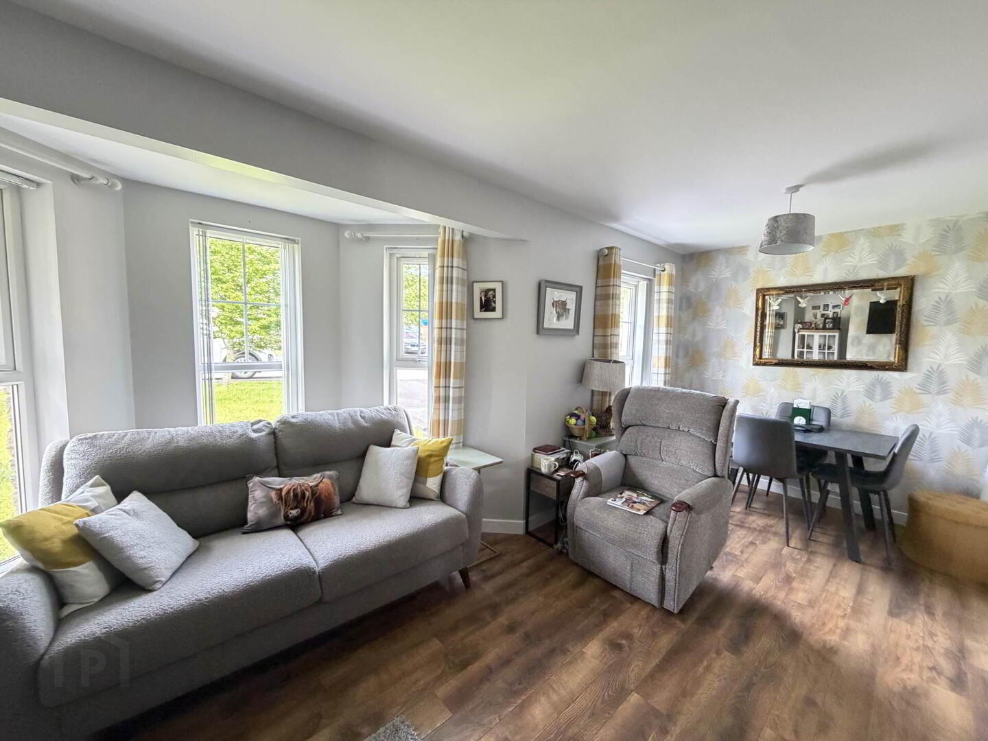 5 Walnut Gardens 3 of 19