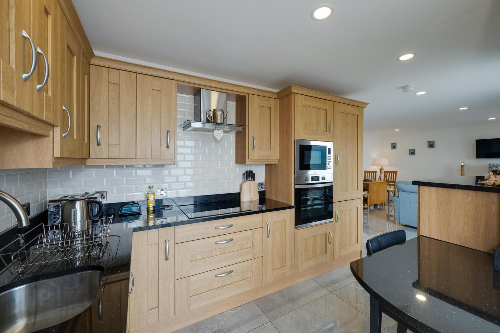 Apt 2, 63 Beach Road 3 of 39