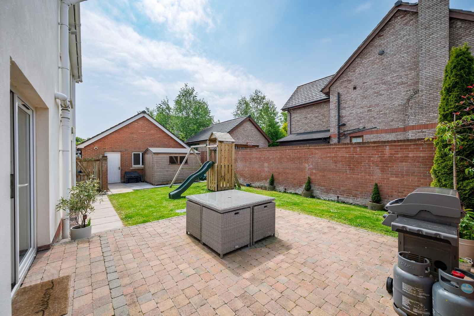 25 Walmer Grove 26 of 27
