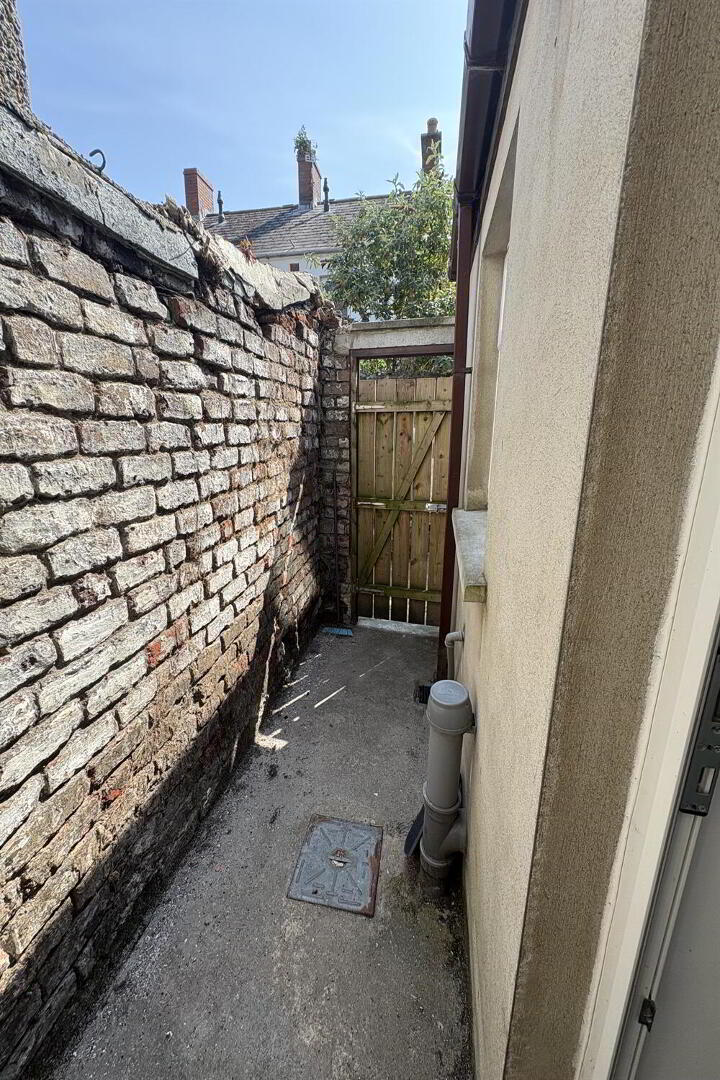 5 Acton Street 11 of 11