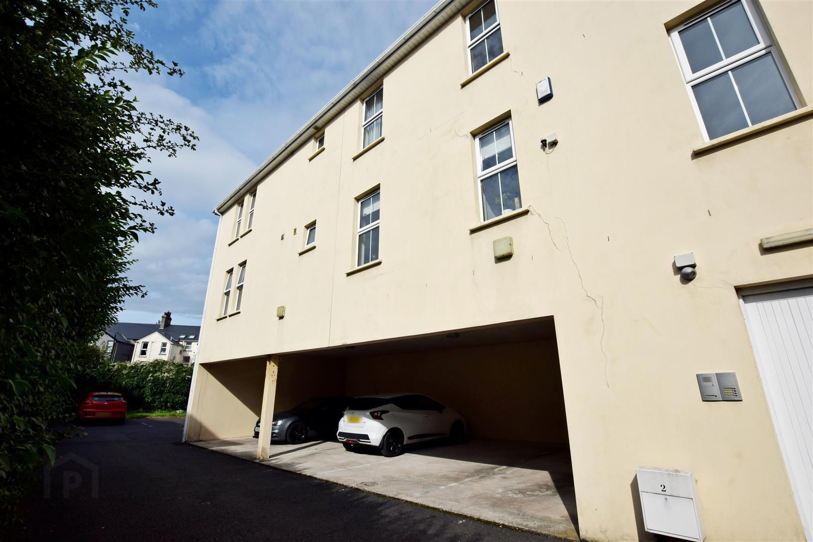 6 Lodge Mews 16 of 17