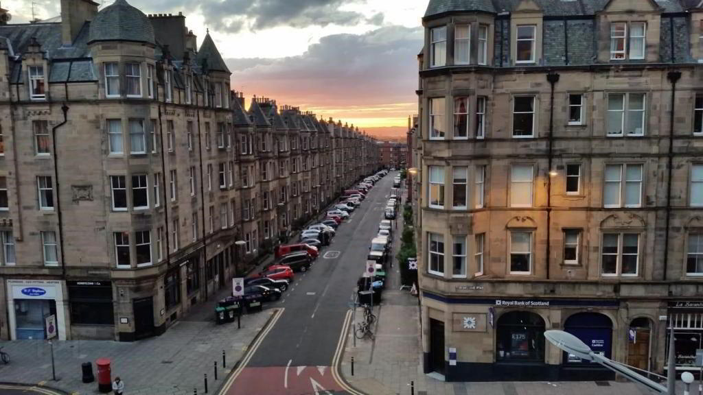 173 Bruntsfield Place 1 of 14