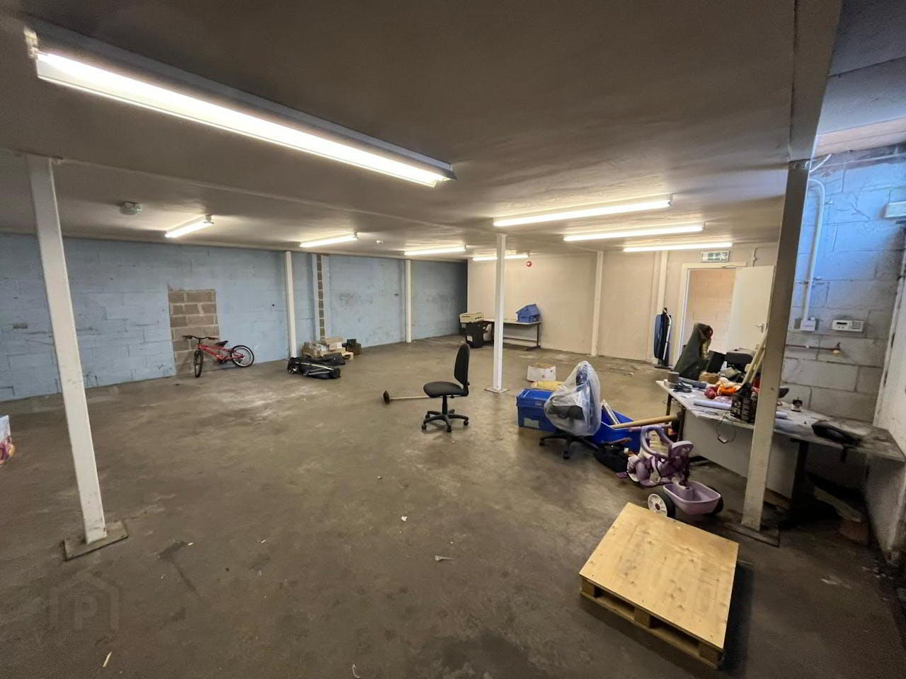Unit 30, Somerton Industrial Estate 2 of 6