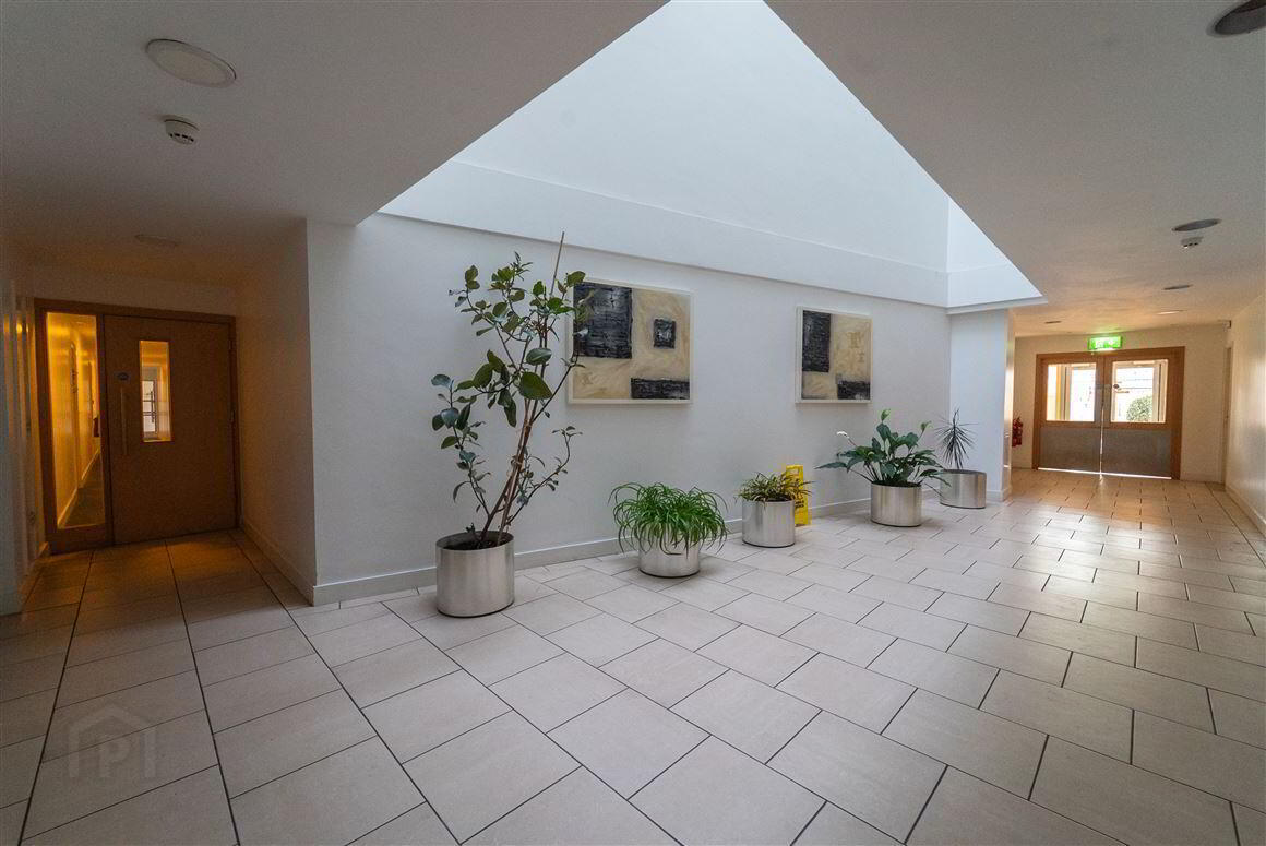 15 Dakota Court 2 of 20