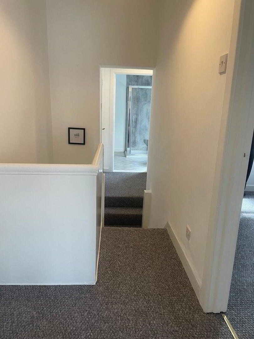 57 Ardenvohr Street 3 of 14