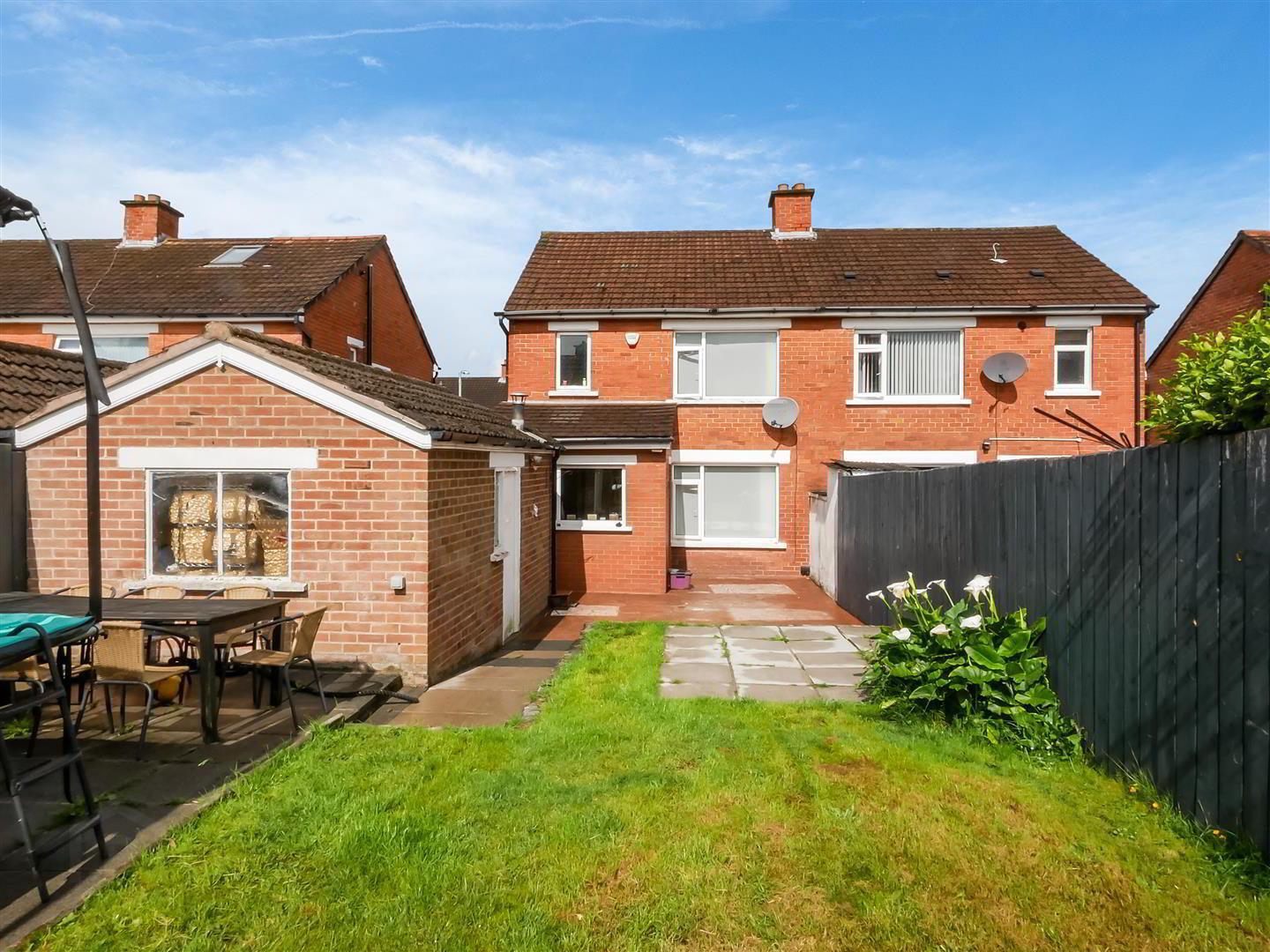 32 Merok Gardens 15 of 16