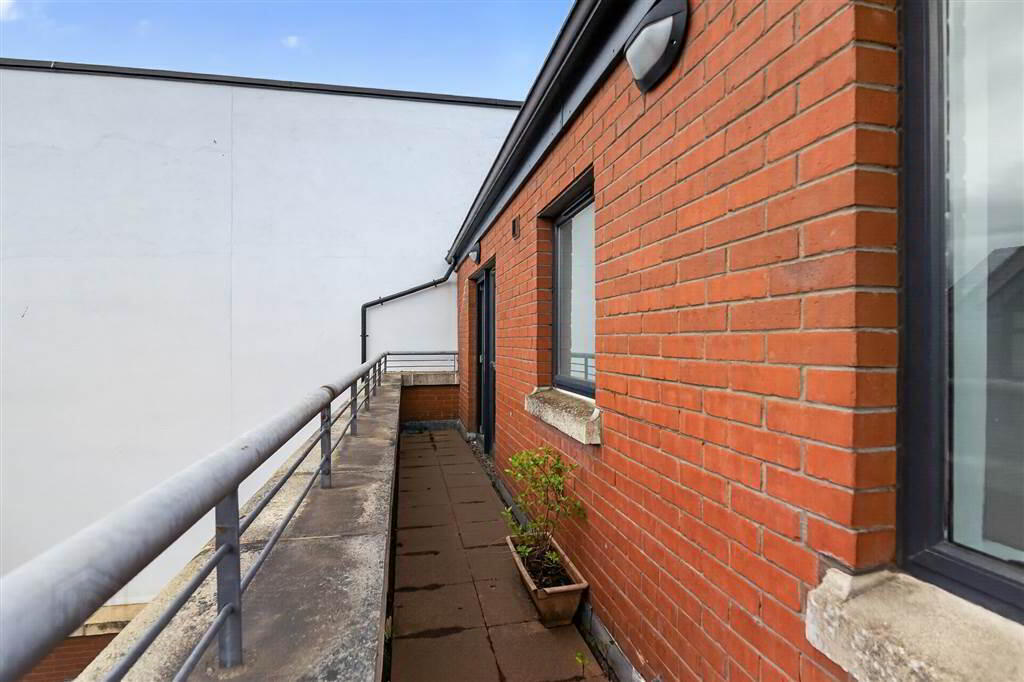 Apt 4 Osborne Building, 717 Lisburn Road 18 of 18