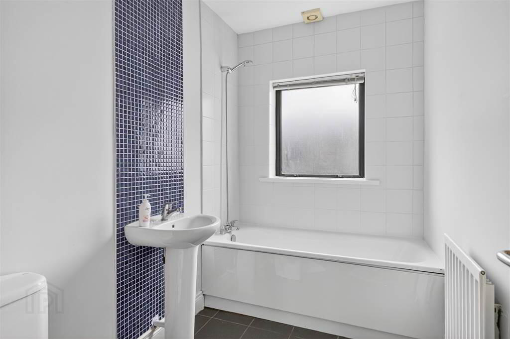 Apt 4 Osborne Building, 717 Lisburn Road 17 of 18