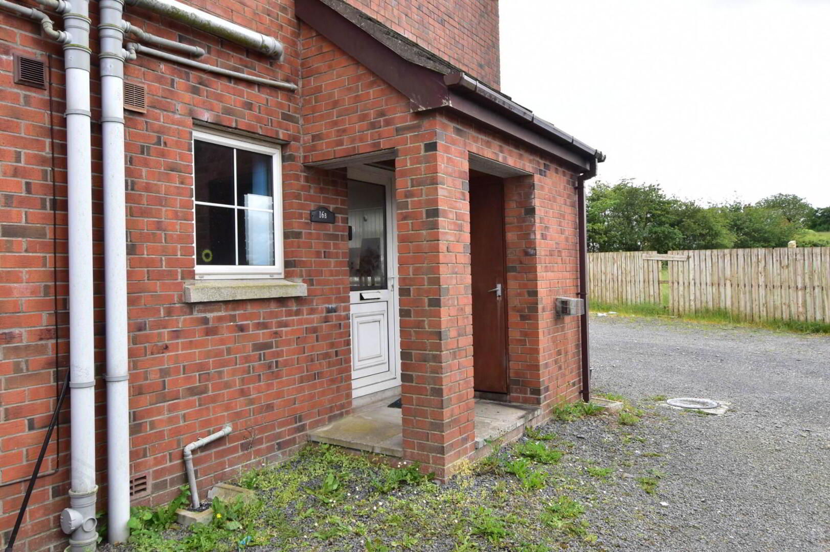 16b Millbank Crescent 2 of 15