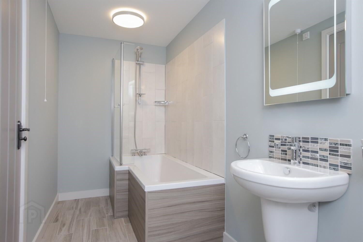 Apt 8b, 8 Summerhill Avenue 13 of 14
