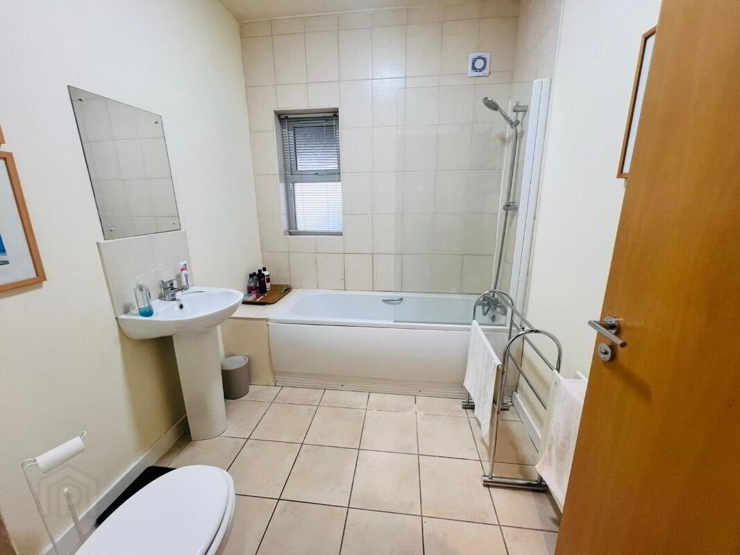 Apt 1, 73 Ulsterville Avenue 8 of 9