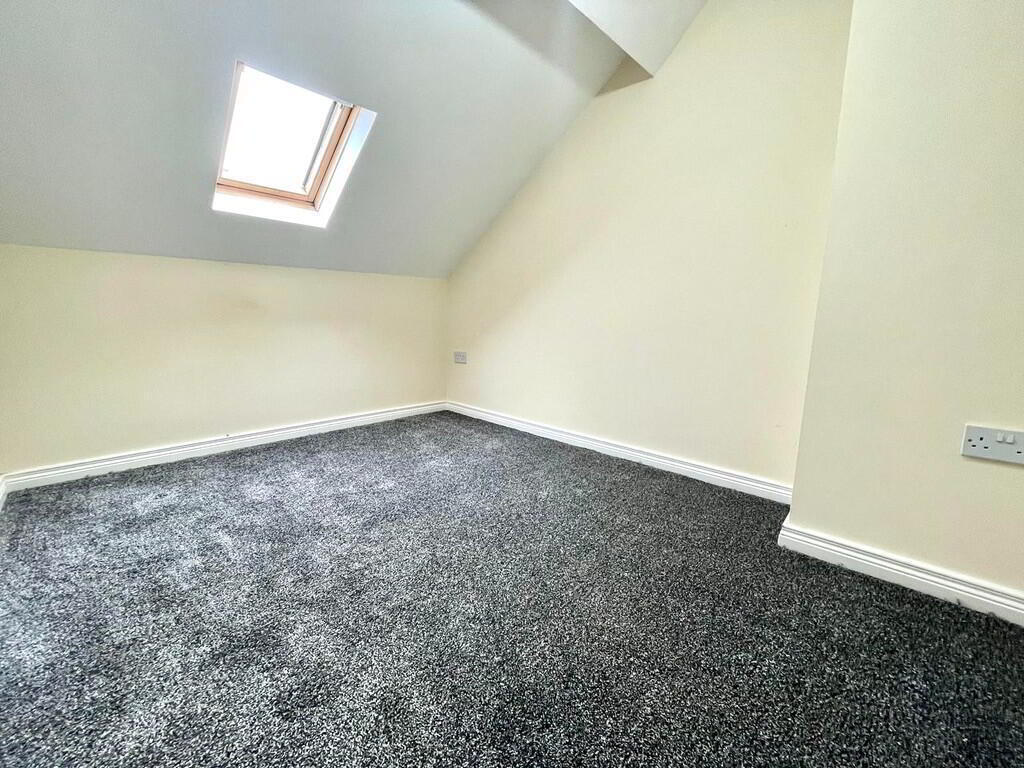 70 Alexandra Park Avenue 7 of 8