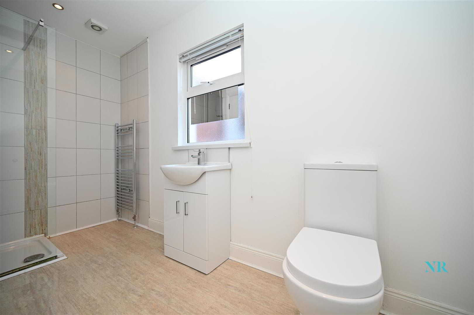3 X One Bed Apts, 34 North Parade 23 of 24