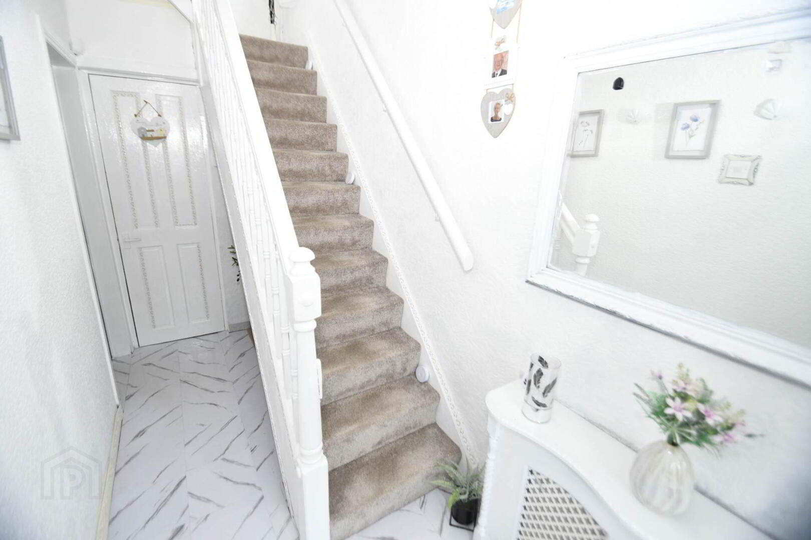 8 Andersonstown Crescent 2 of 22