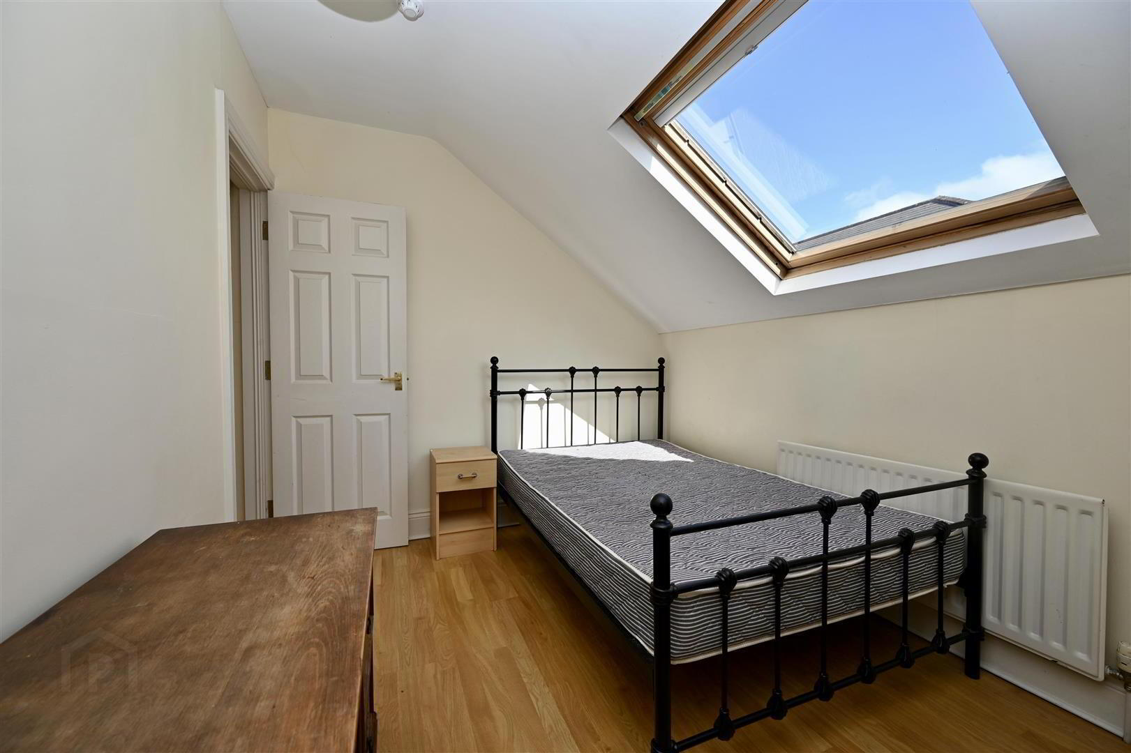 Apt 2, 17 Wellesley Avenue 11 of 12