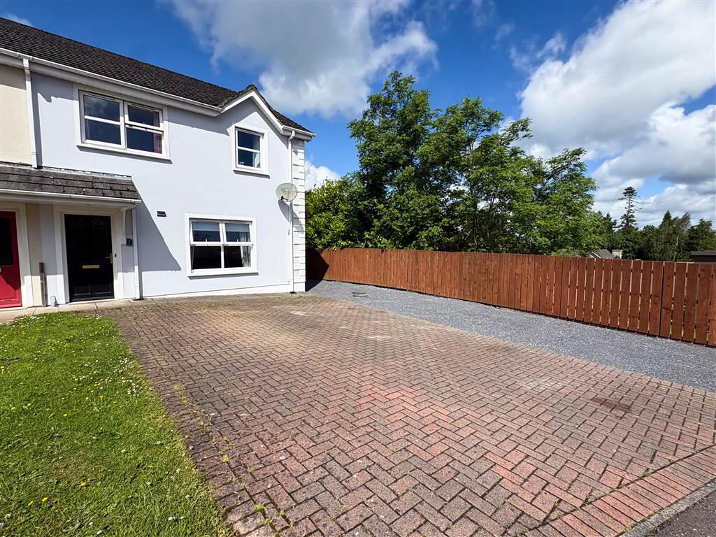 7 Cairn Grove 1 of 13