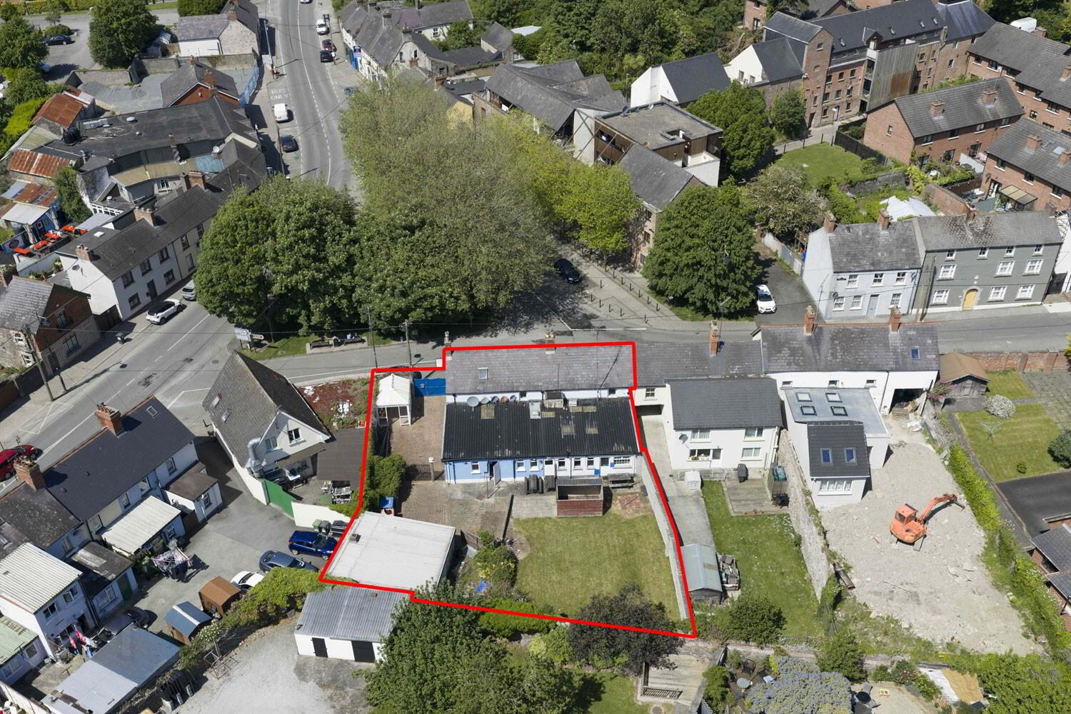 Former Licensed Premises & Apartment 3 of 11