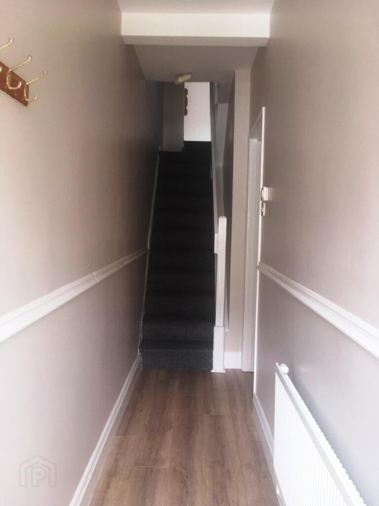 53 Ardenvohr Street 2 of 8