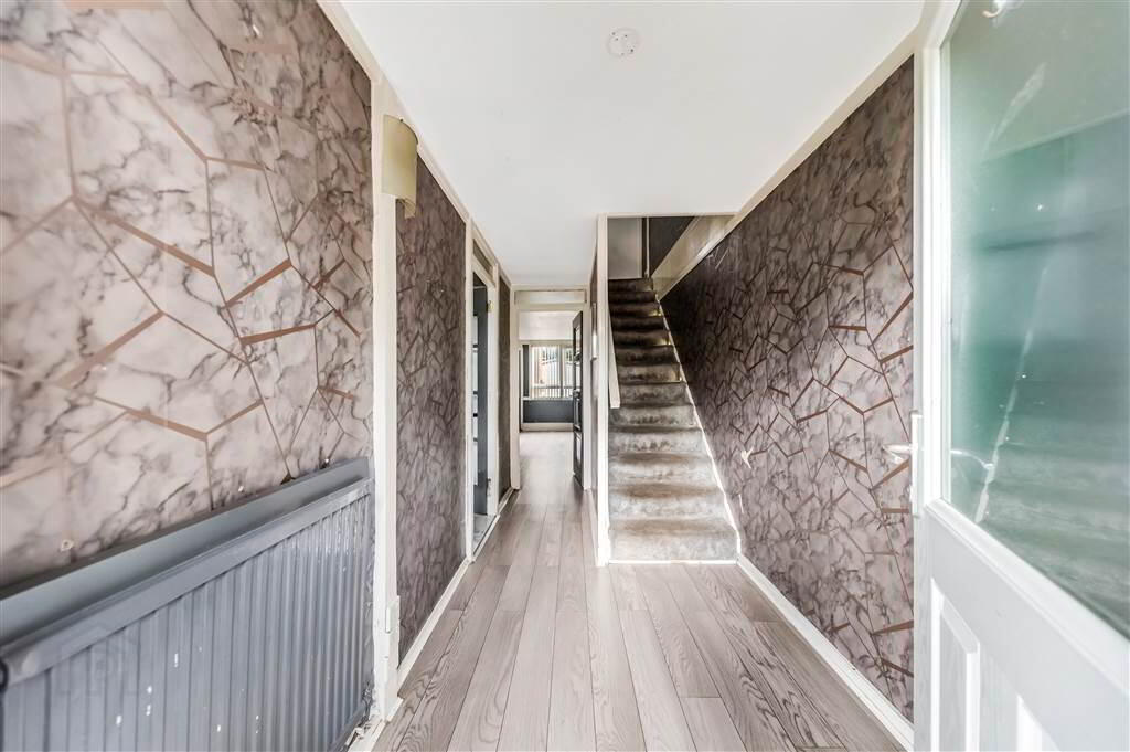 14 Finnis Close 2 of 17